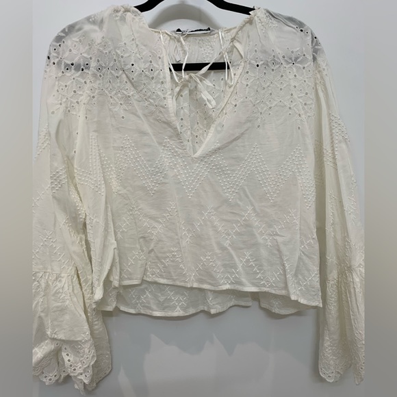 Zara White Embroidered Eyelet Peasant Style Long Sleeve Blouse - Picture 3 of 4
